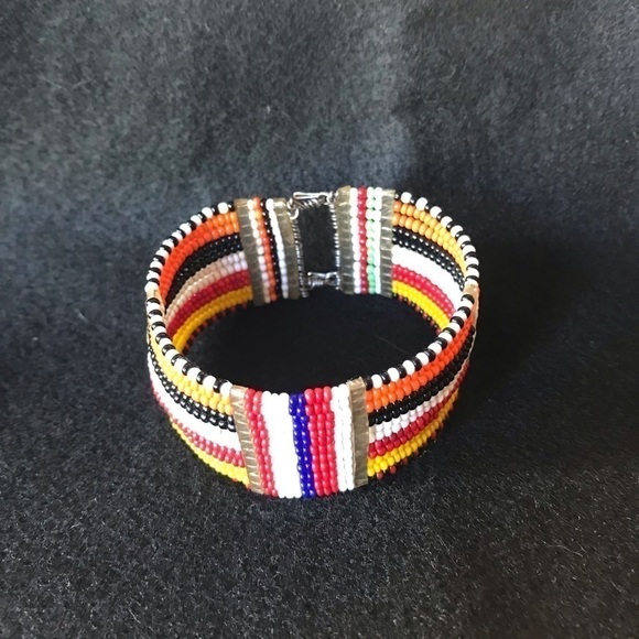 Jewelry - Beaded bracelet